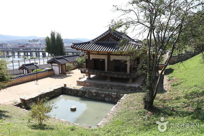 Imcheonggak House (안동 임청각) — What you will see: talchum and the international showcase