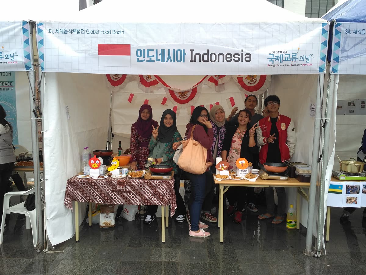 Indonesian Booth in Gwangju International Community Day 2016 — What Chireunsibill is and who it suits
