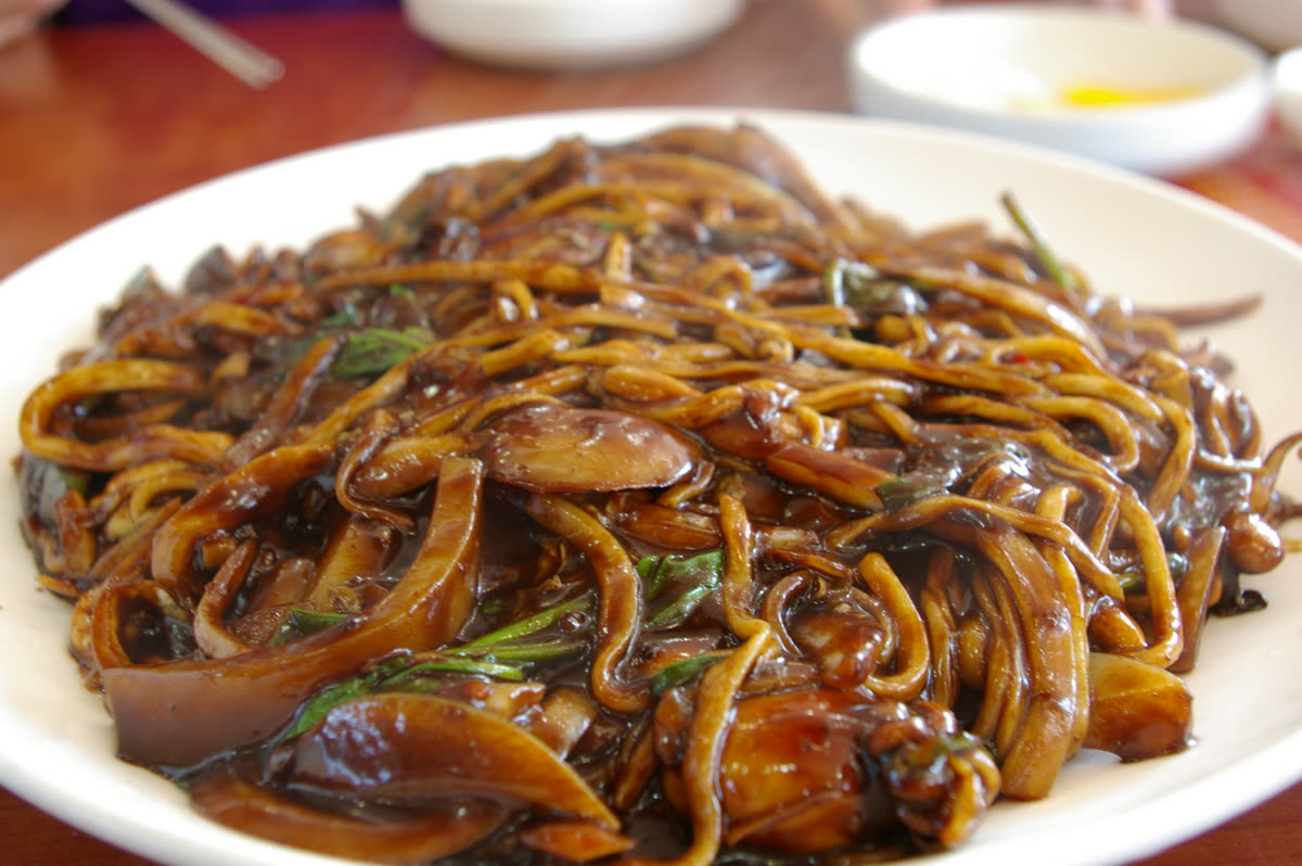 Korean black bean noodle dish-Jaengban Jajangmyeon-01 — Is Korean Food Like Chinese Food? The Short Answer