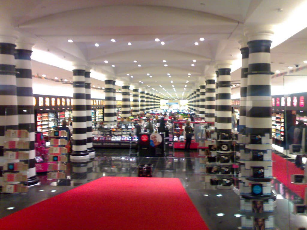 Sephora in Barcelona - a beauty palace — What is the Olive Young K-Beauty Edit at Sephora?