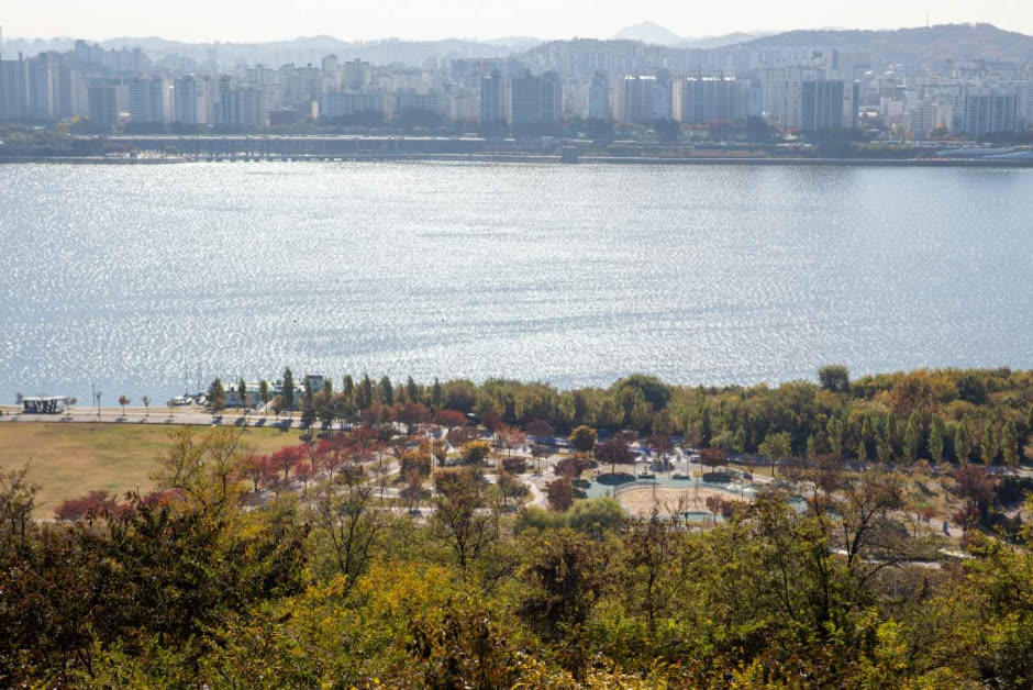 Nanji Hangang Park (난지한강공원) — What counts as a megacity?