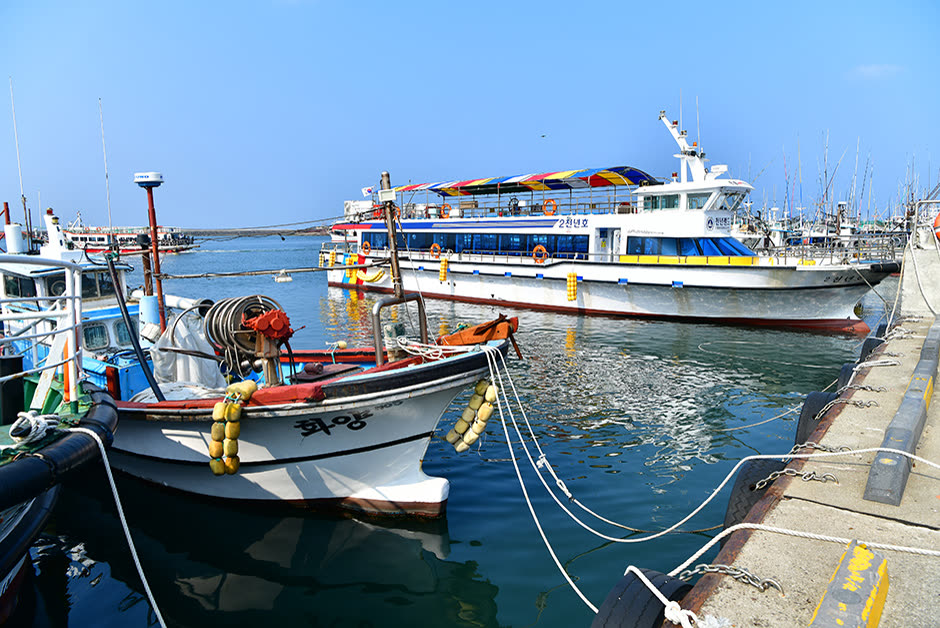 Hallim Port (한림항) — A 3-night route that covers both coasts