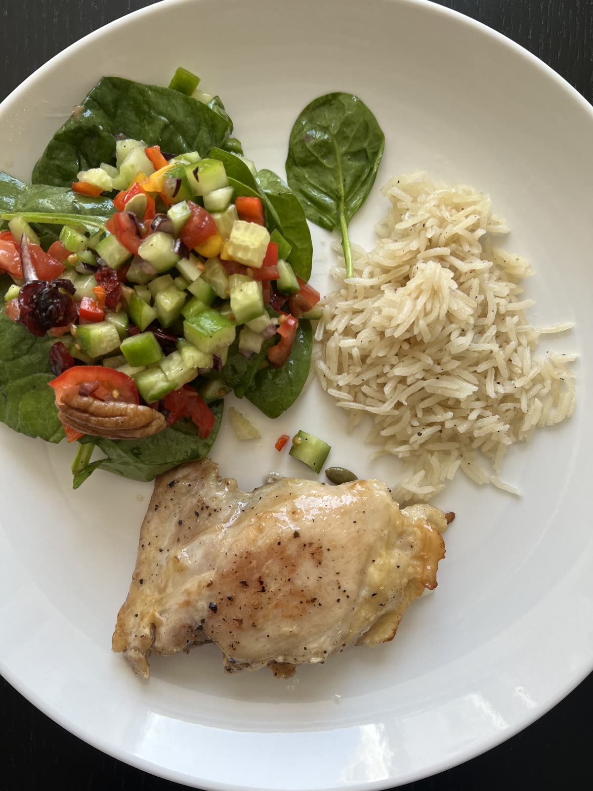 Liat Portal for Foodie Disorder - Homemade grilled chicken thighs with rice and Israeli salad — Godsoi Tongdali, new this season