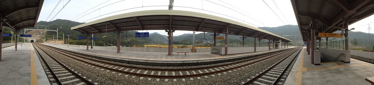 Korail new Gudun station platform panorama 20121006 — Gapyeong chuncheon day trip from seoul, what changes without a car