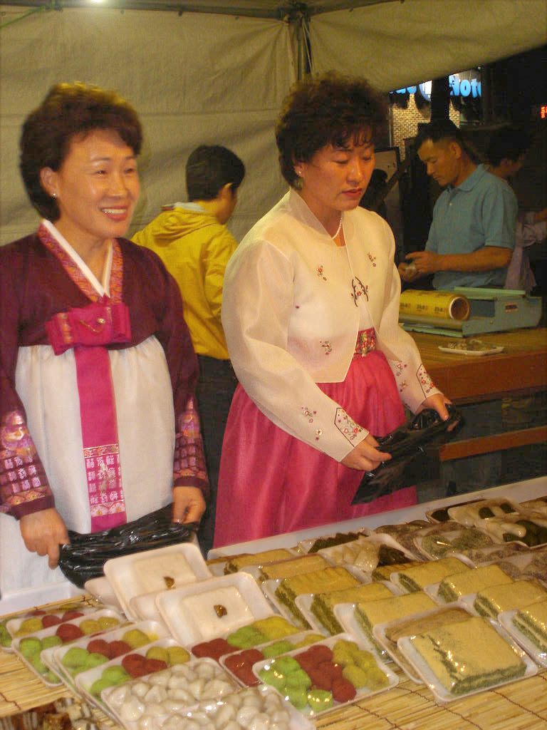 Korean.dessert-Tteok-Hanbok-01 — Why tteok is suddenly a dessert