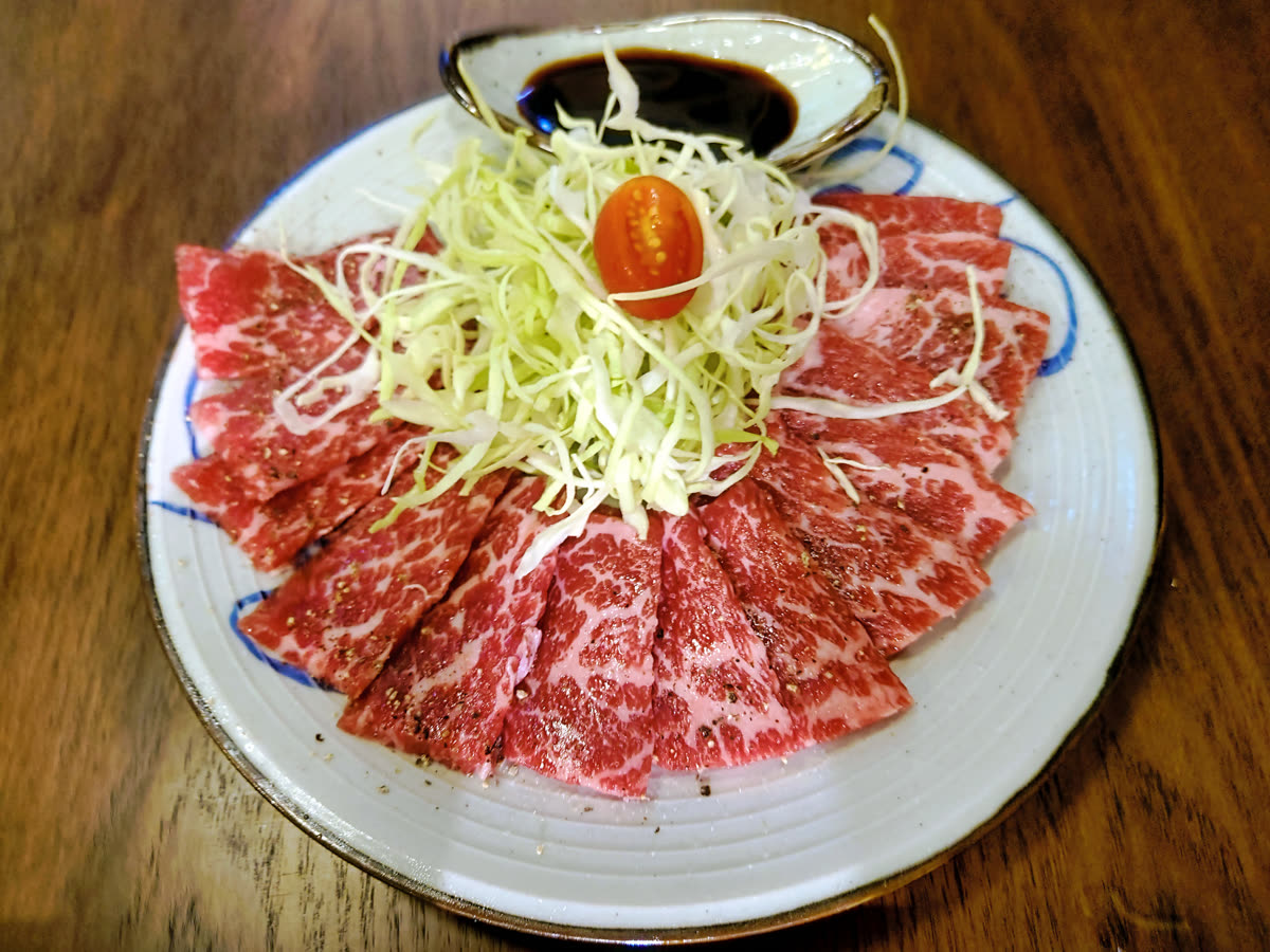 Raw Beef Short Ribs Slices — LA galbi recipe: why the lateral-axis cut makes home grilling work