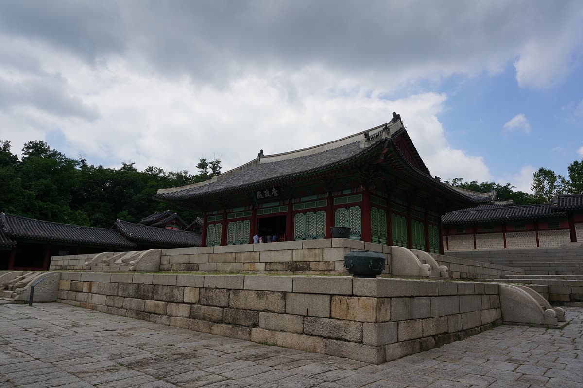 경희궁 숭정전 2 — Opening Hours and Closed Days