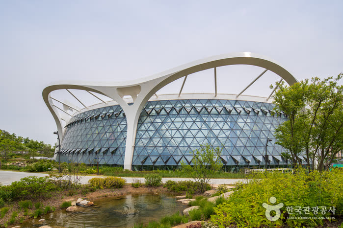Seoul Botanic Park (서울식물원) — Going in October: foliage timing by city