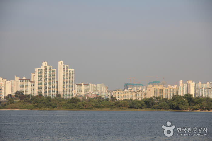 Bamseom Island (Ecosystem Conservation Area) (밤섬 생태경관 보전지역) — Why the reverse flow works in your favor