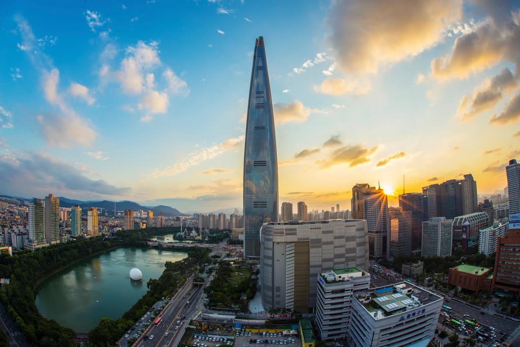 Lotte World Tower skylines Seoul — Seoul by the numbers: area, population, districts