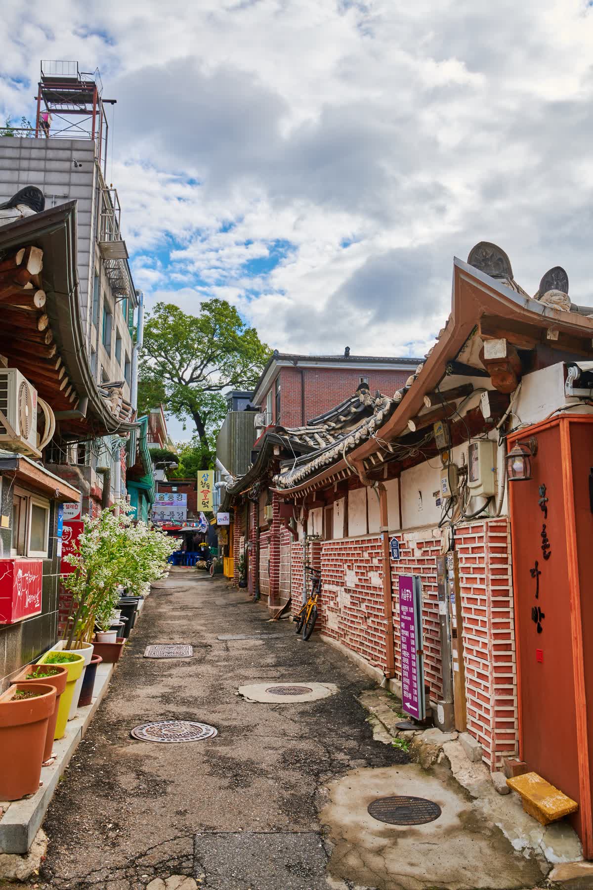 Bukchon Hanok Village Gamgodang Street (북촌한옥마을 감고당길) — Do KTX tickets get cheaper if you book early?