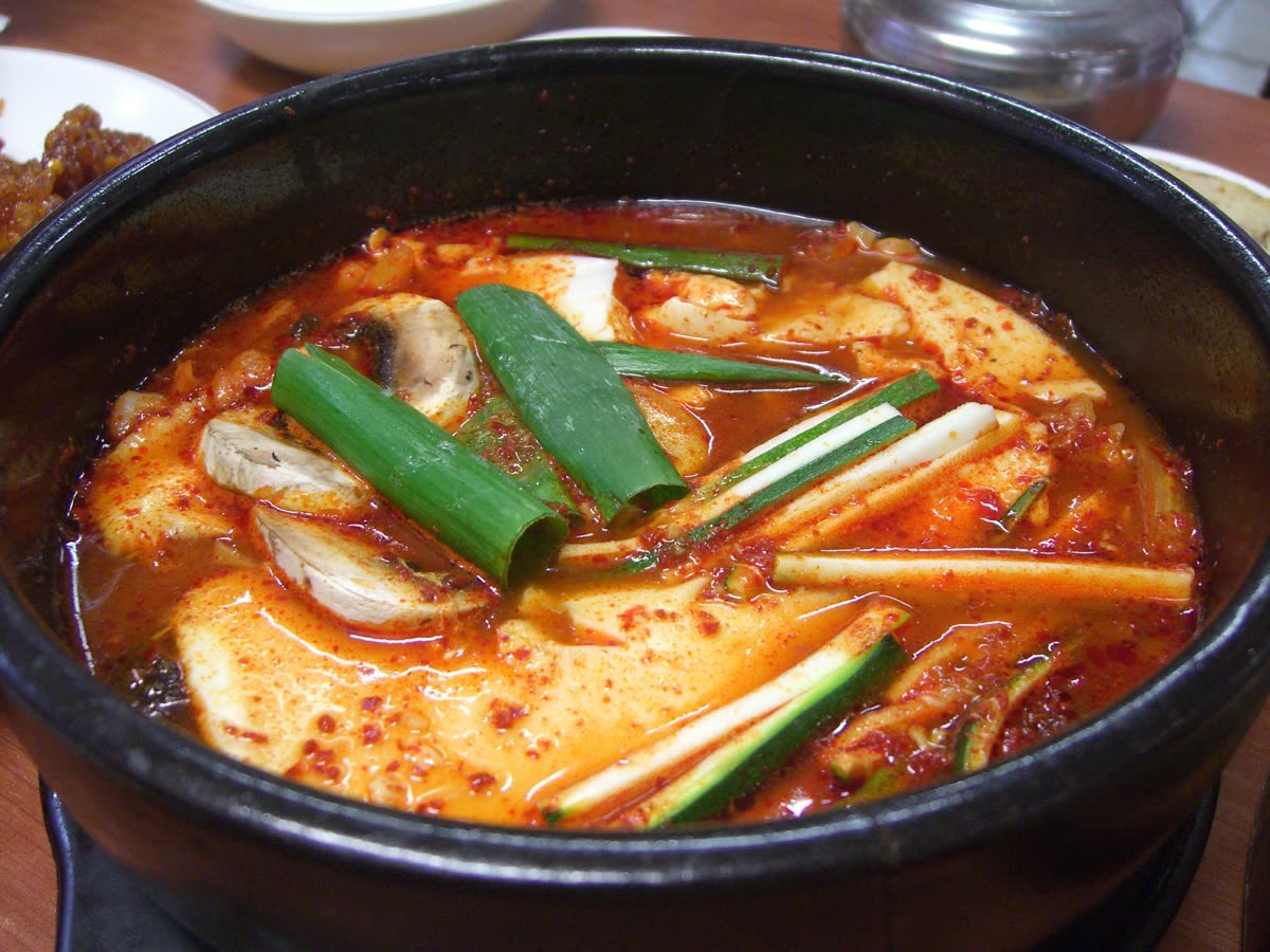 File:Korean stew-Sundubu-07.jpg — Ingredients for One Serving