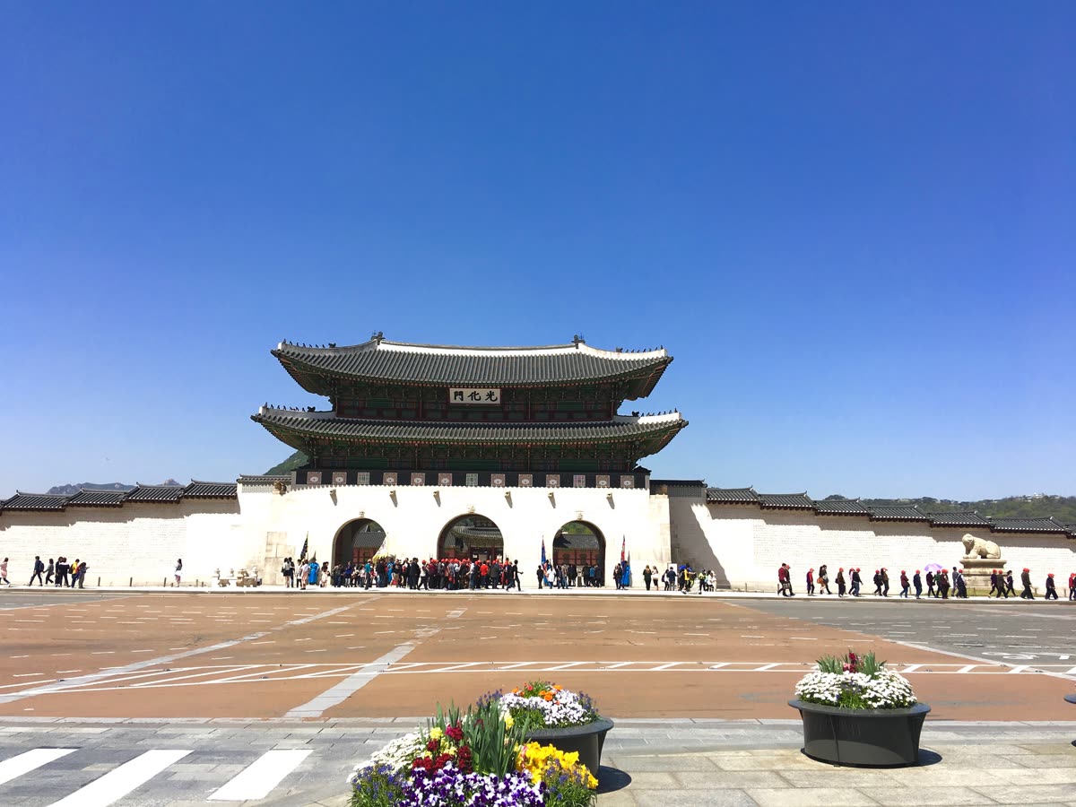 File:Gwanghwamun Plaza - Gwanghwamun gate - Gyeongbokgung Palace 2016 - hschrijver.jpg — A 2 Weeks in Korea Itinerary That Isn't Too Long: The Night-by-Night Split
