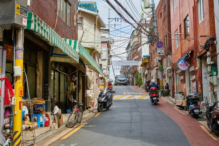 Alleys of Changsin-dong (창신동골목길) — Which Dishes To Skip When Eating Alone in Korea