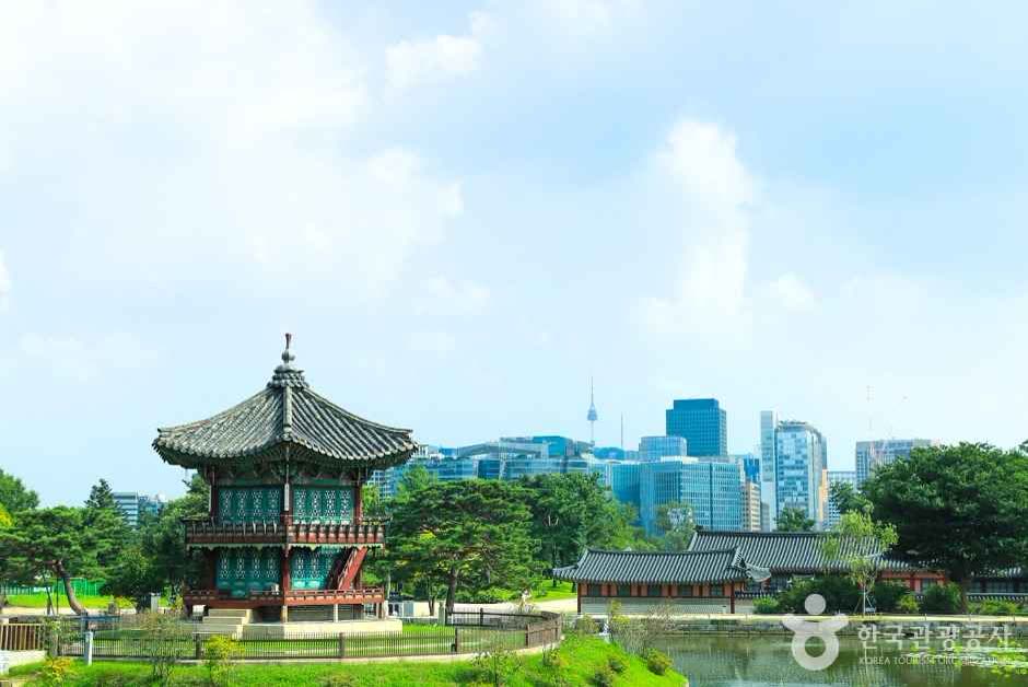 Gyeongbokgung Palace (경복궁) — Jin Hanbok vs Hanboknam vs Ohnel Haru