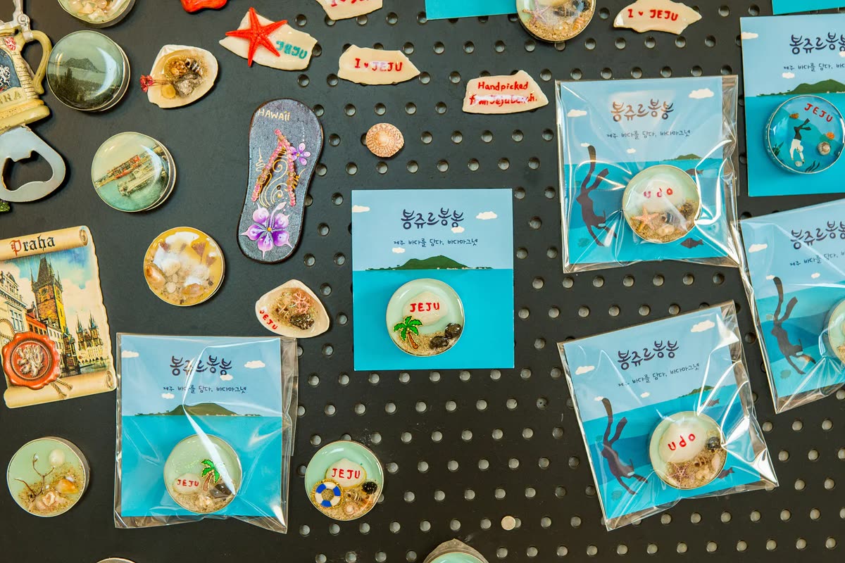 Bonjour bonbon — What to Do in Jeju When It Rains: Sort by Coast, Not by Ranking