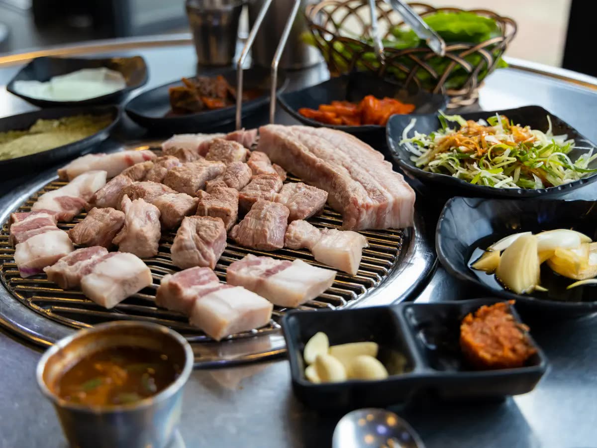 Hyungdon — Is Hyungdon the Same as Yeondon Pork Cutlet? No.
