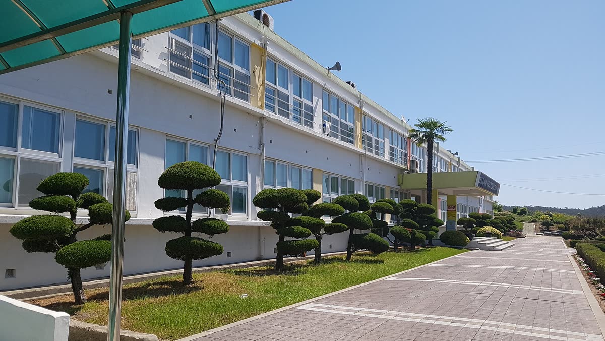 Anjwa 01 — Where Should You Stay for a Three-Sight Trip?