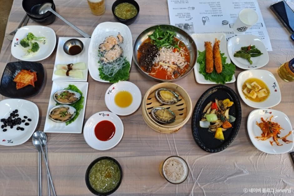 Myeongpum Jeonbokgung — How to Get There From Seoul